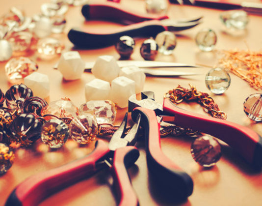 Gli attrezzi giusti per creare anelli e bracciali 1409 0 Gli attrezzi_ok